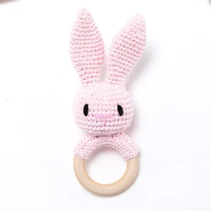Hochet de naissance Lapin Rose en crochet