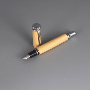 Stylo plume en bois et métal